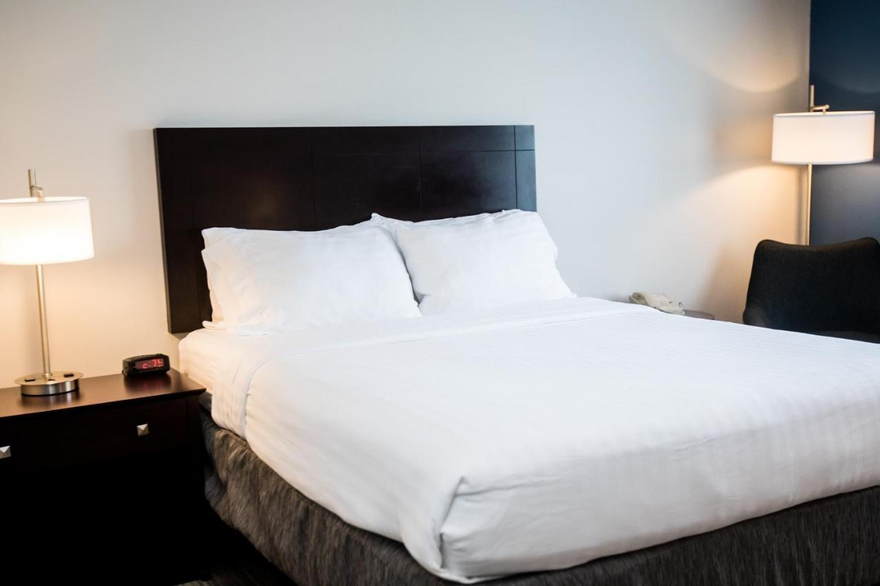 Holiday Inn Express Dayton By Ihg Exterior photo