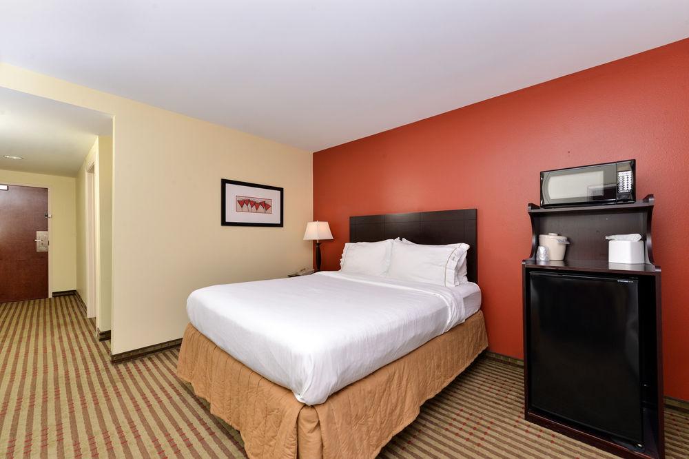 Holiday Inn Express Dayton By Ihg Exterior photo