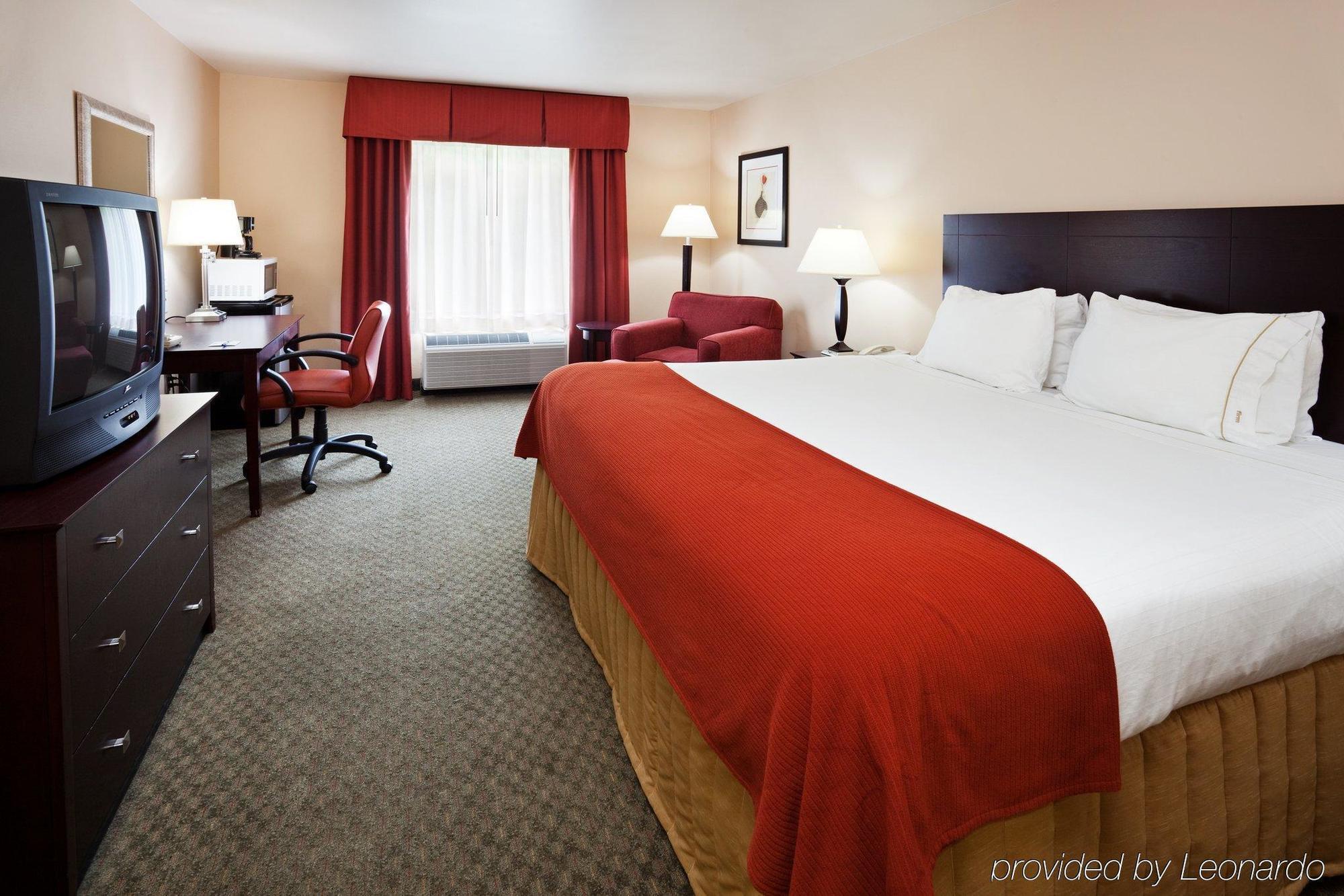 Holiday Inn Express Dayton, An Ihg Hotel Room photo
