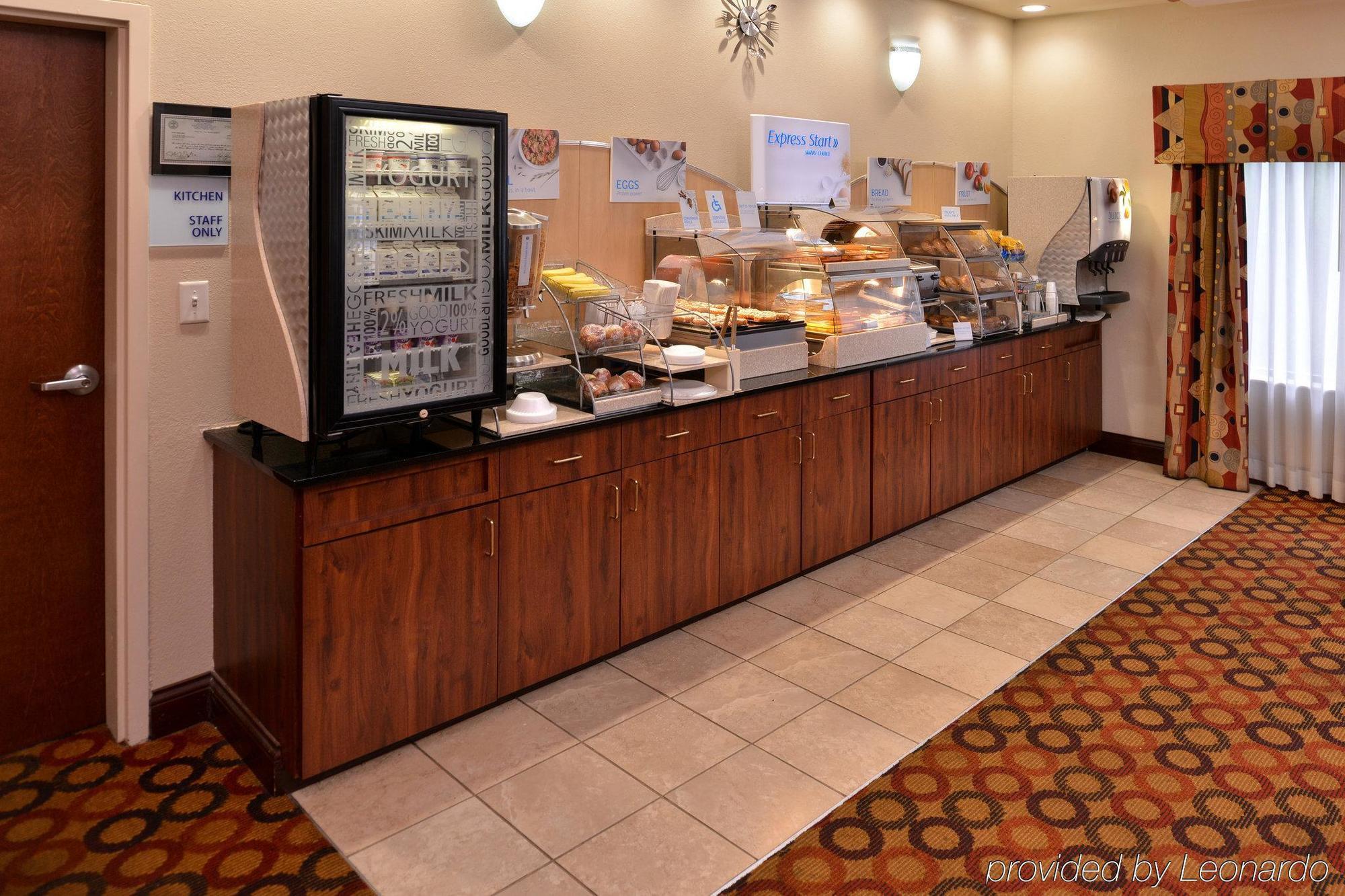 Holiday Inn Express Dayton By Ihg Exterior photo