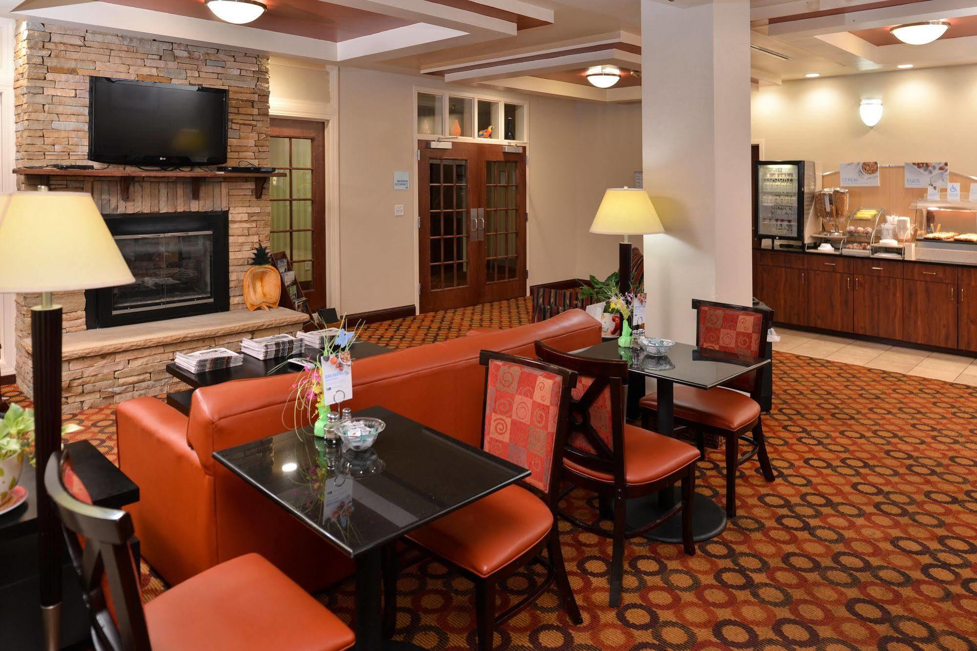 Holiday Inn Express Dayton By Ihg Exterior photo