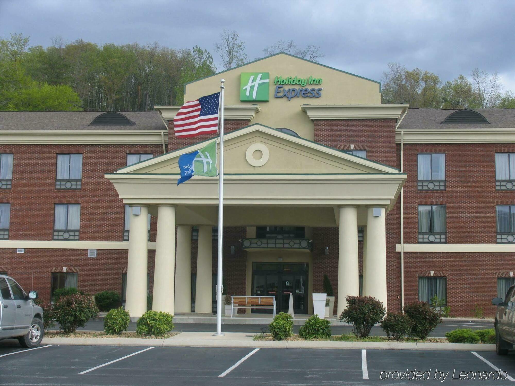 Holiday Inn Express Dayton By Ihg Exterior photo