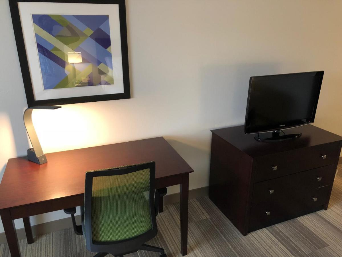 Holiday Inn Express Dayton By Ihg Exterior photo