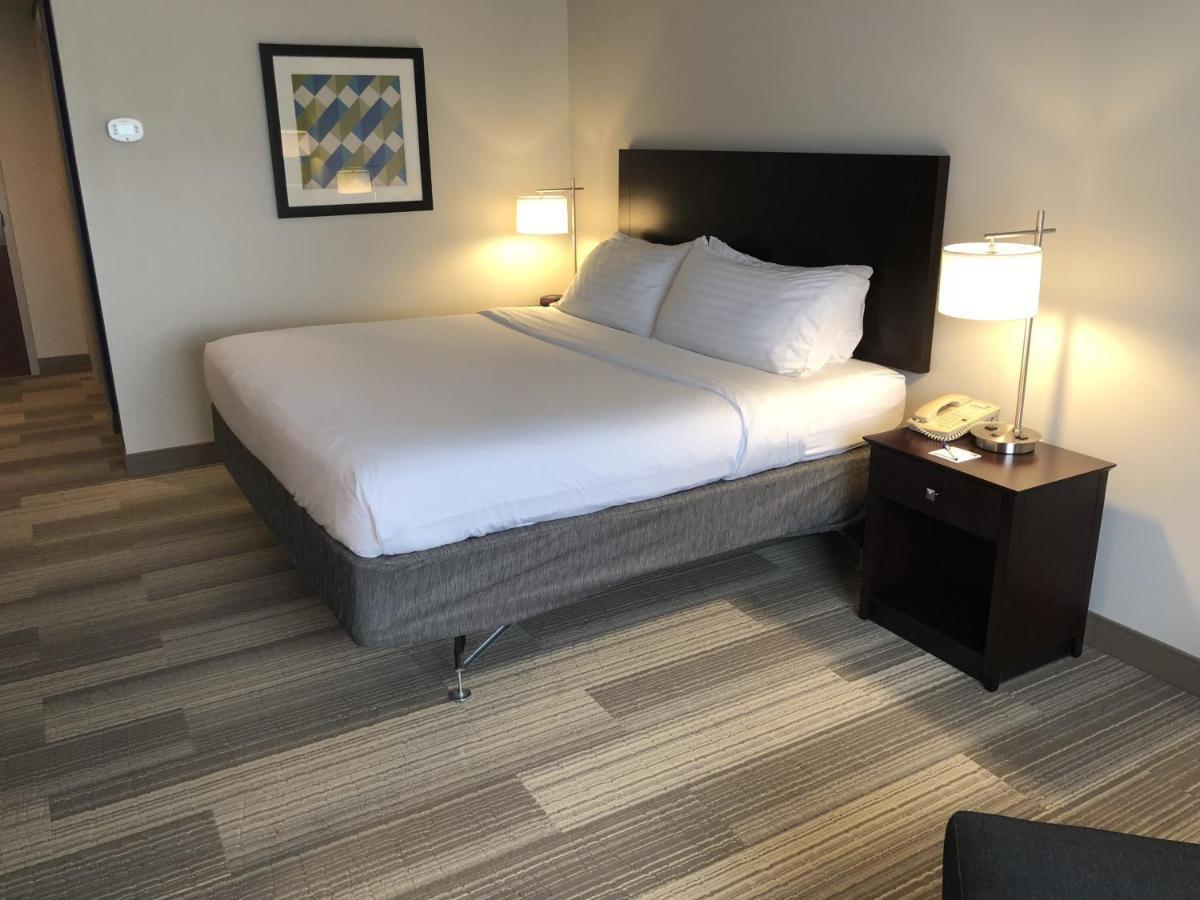 Holiday Inn Express Dayton By Ihg Exterior photo