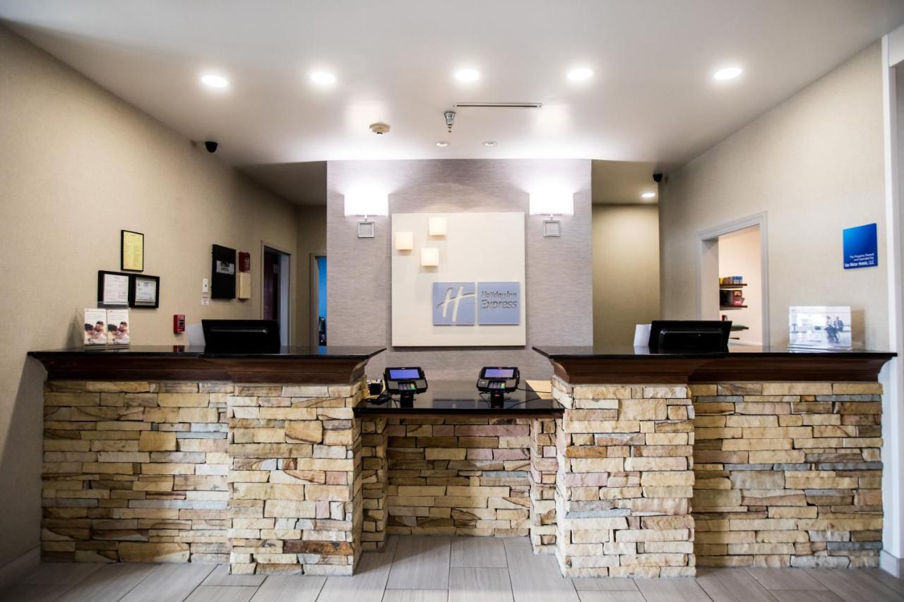 Holiday Inn Express Dayton By Ihg Exterior photo