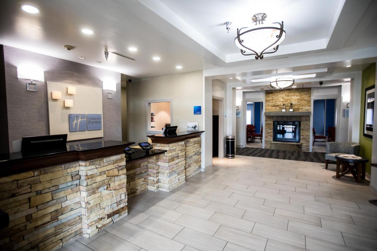 Holiday Inn Express Dayton By Ihg Exterior photo