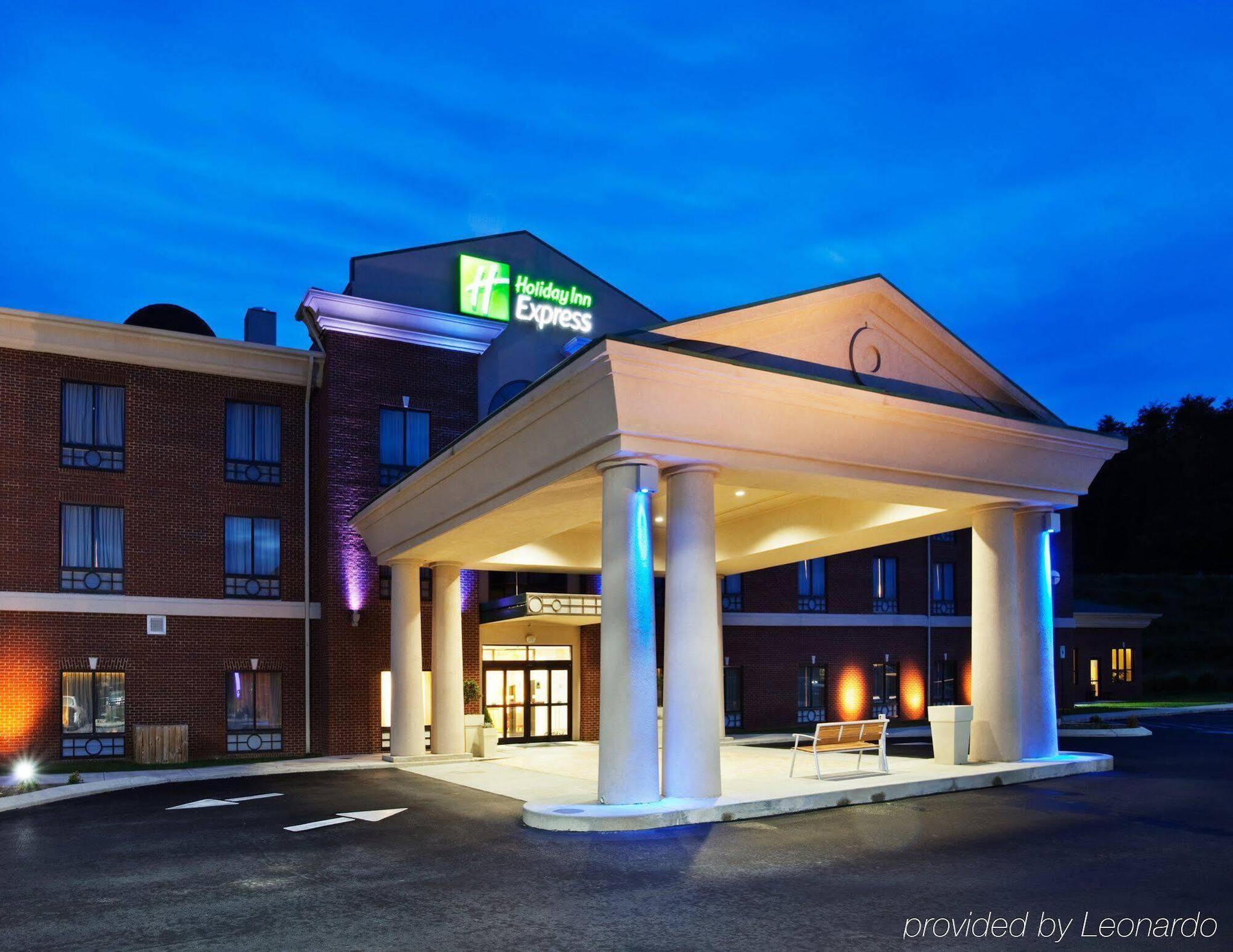 Holiday Inn Express Dayton By Ihg Exterior photo