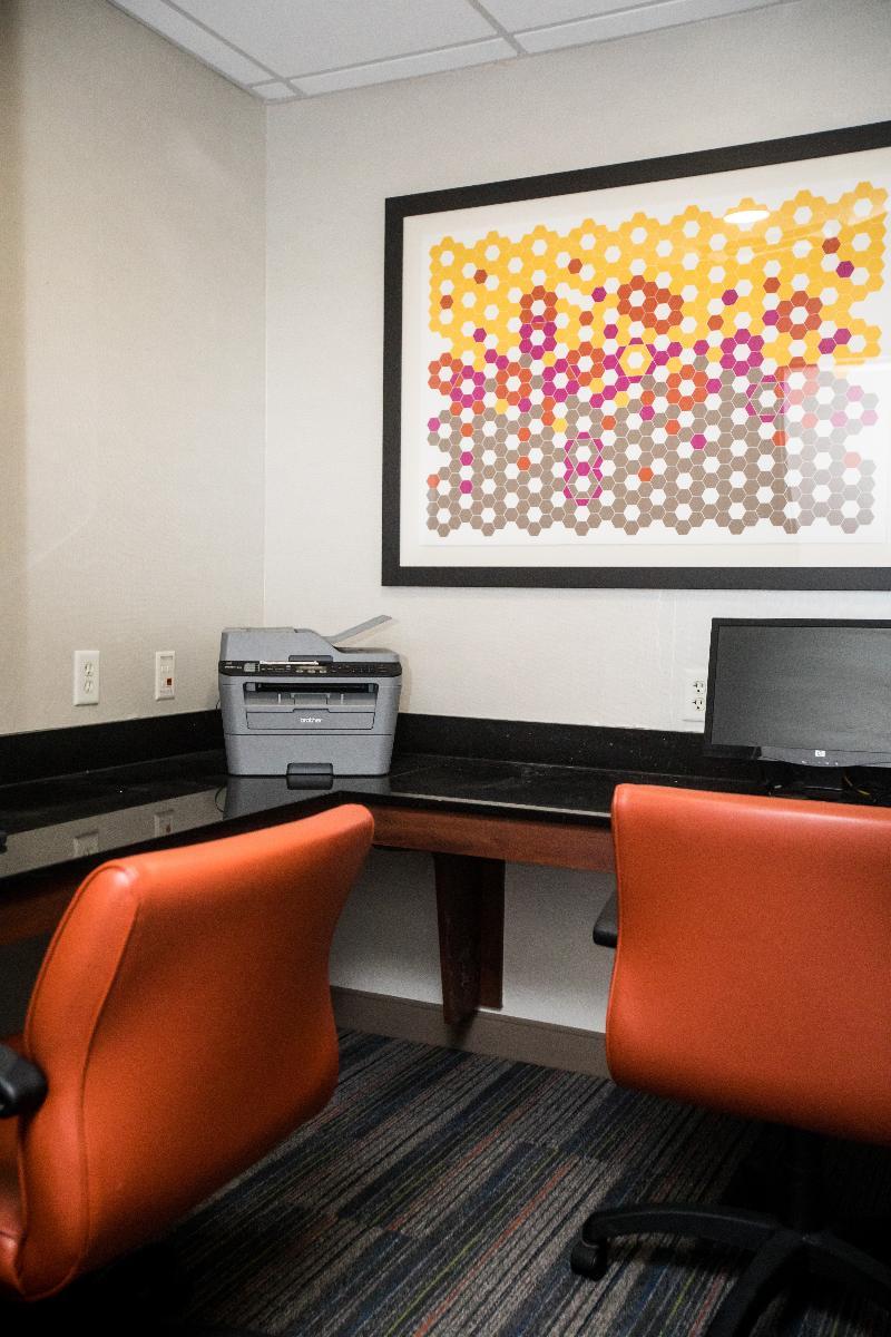 Holiday Inn Express Dayton By Ihg Exterior photo